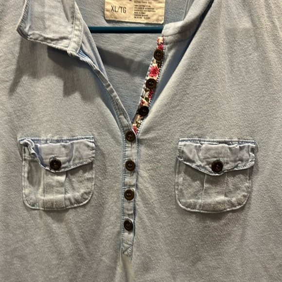 Aeropostale collared, half button down with pockets - Picture 2 of 6